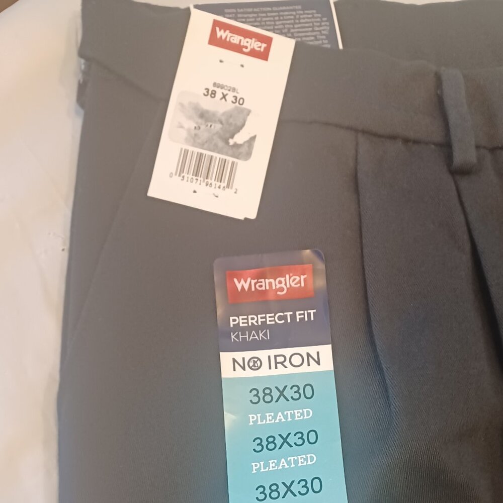 NWT Mens Wrangler Size 38x30 Flat Front No Iron Perfect Fit Khaki Pants Black - Picture 9 of 12